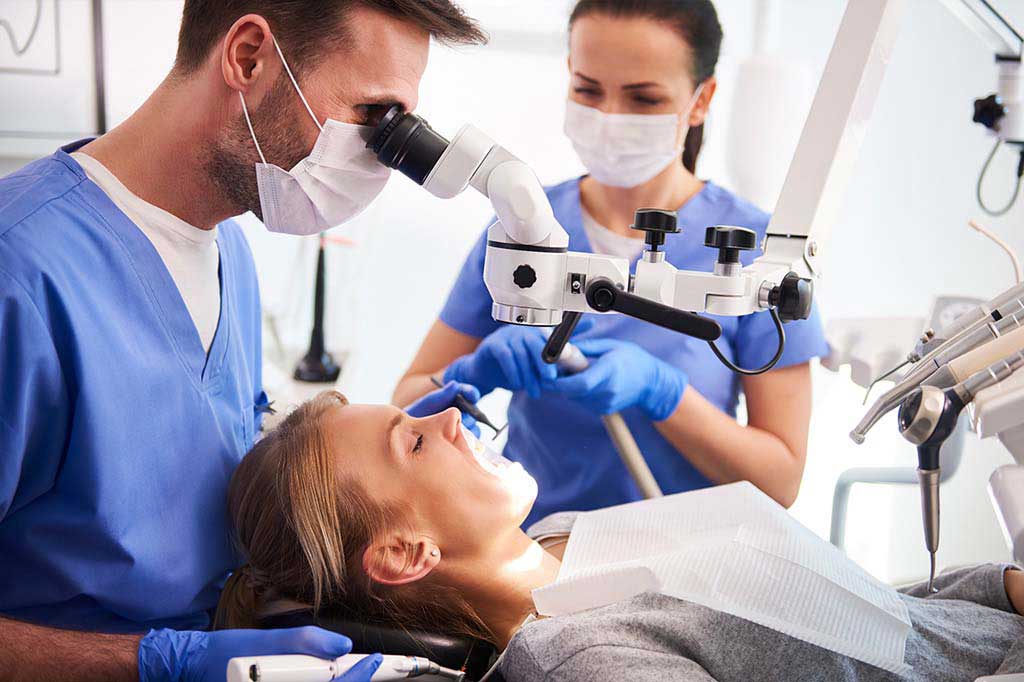 cirugia oral en clinicas dentales Martorell